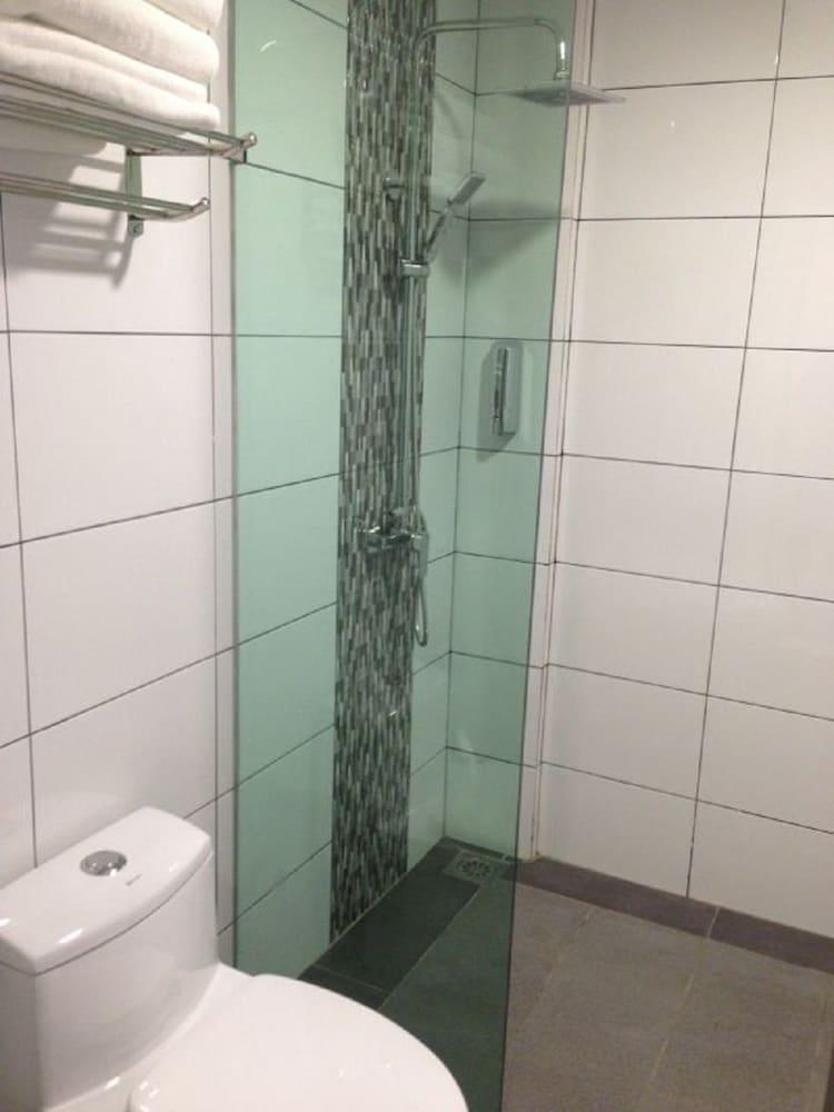 Nagoya Inn Hotel Куах Экстерьер фото