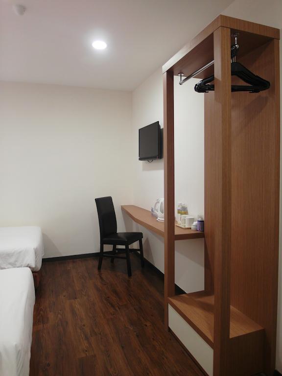 Nagoya Inn Hotel Куах Номер фото